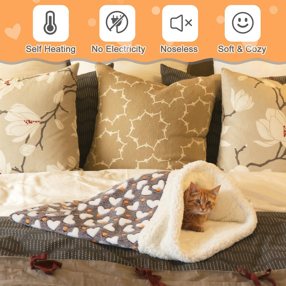 Clysee self-warming cat pad plush material provides secure warmth and shelter.
