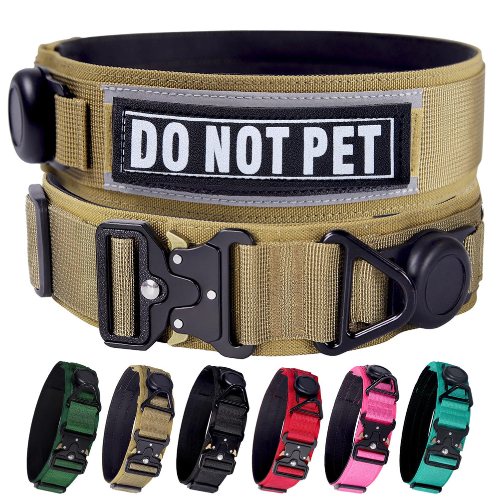 Comfluxe AirTag dog collar holder demonstrates secure AirTag placement.
