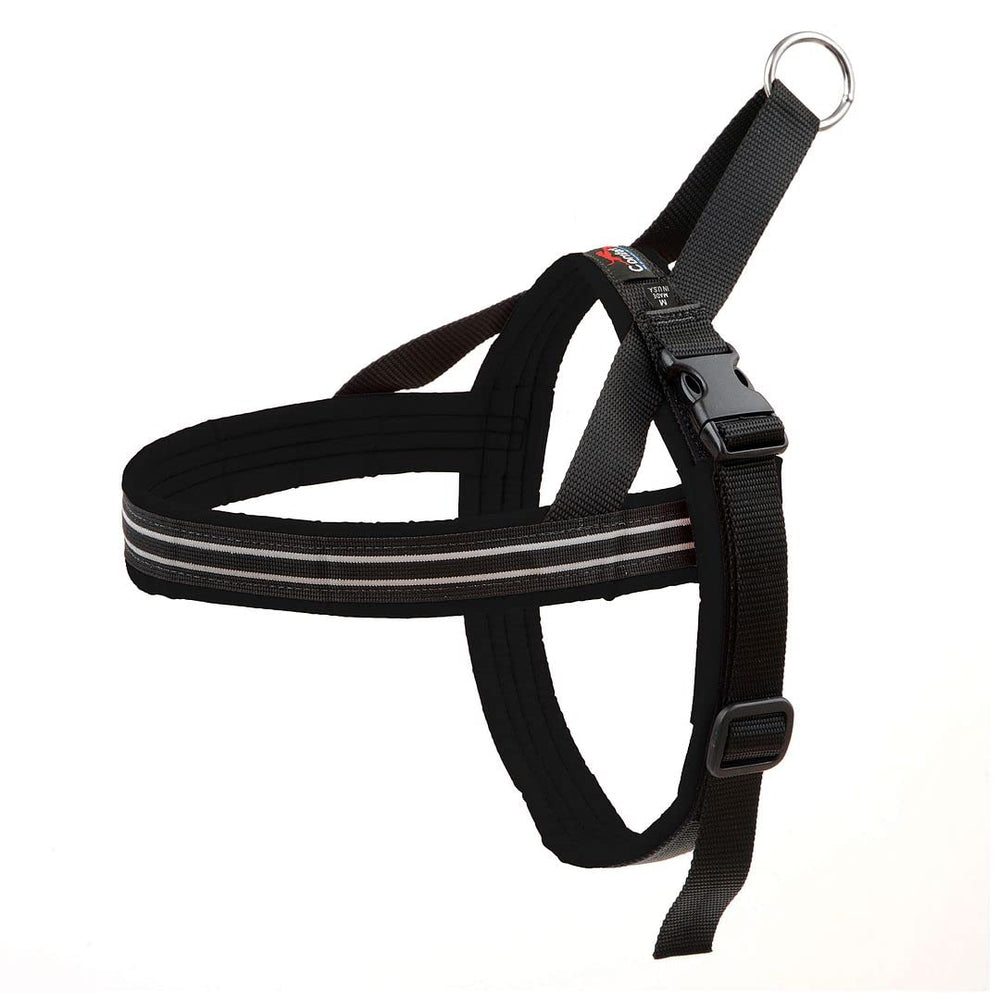 ComfortFlex Sport Harness shows no-choke design for comfortable neck protection during walks.