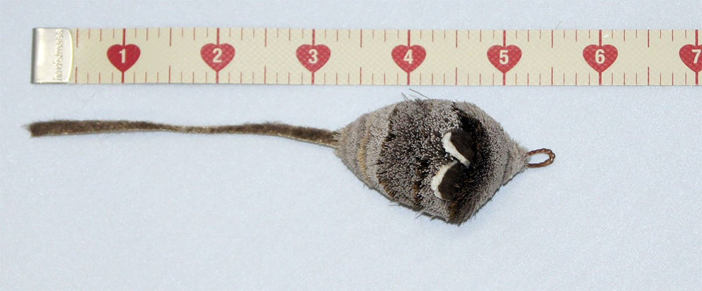 CoolCyberCats mouse attachment on Bird-type wand demonstrates interactive hunting-style play.