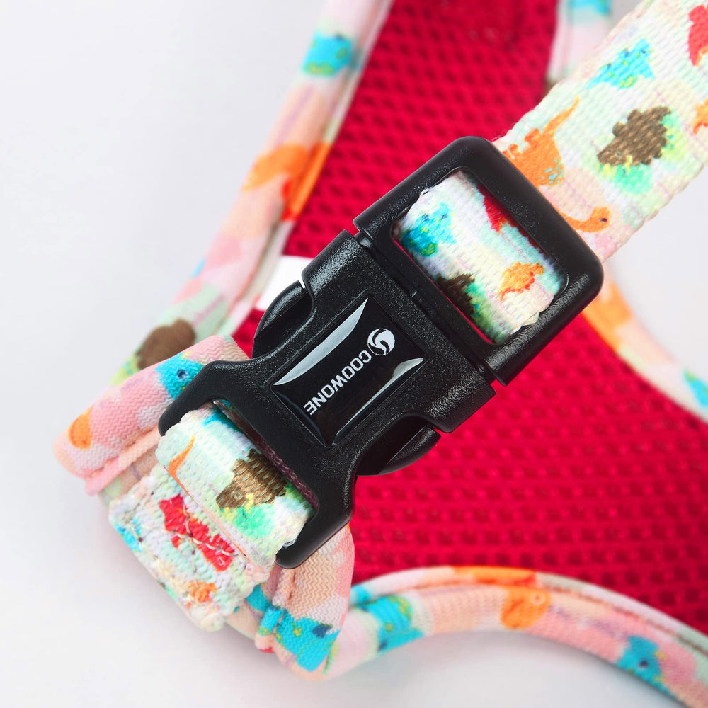 COOWONE harness quick-release buckle enables easy on and off during outings