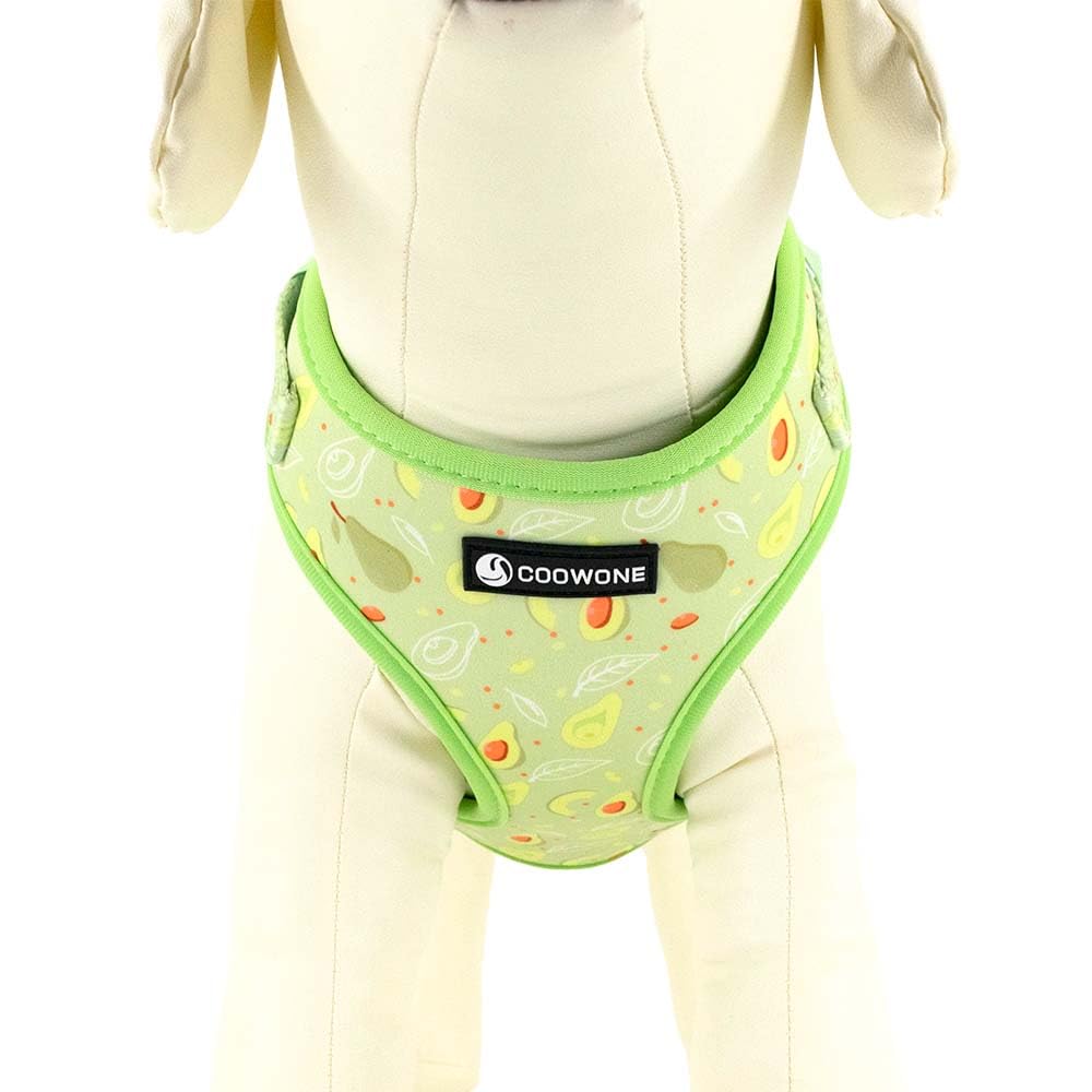 COOWONE lightweight gear closeup shows unobtrusive harness for all-day walking