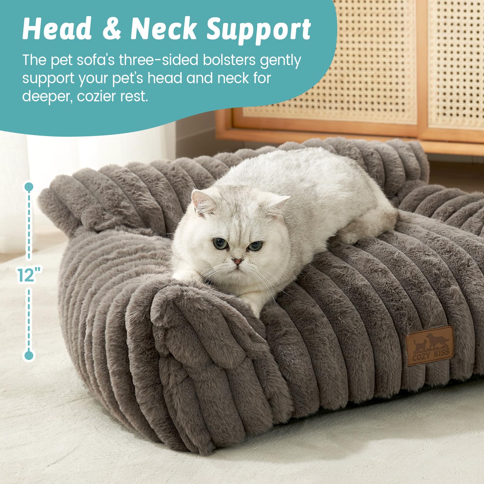 COZY KISS Cat Couch close-up faux fur reveals luxurious warmth and softness