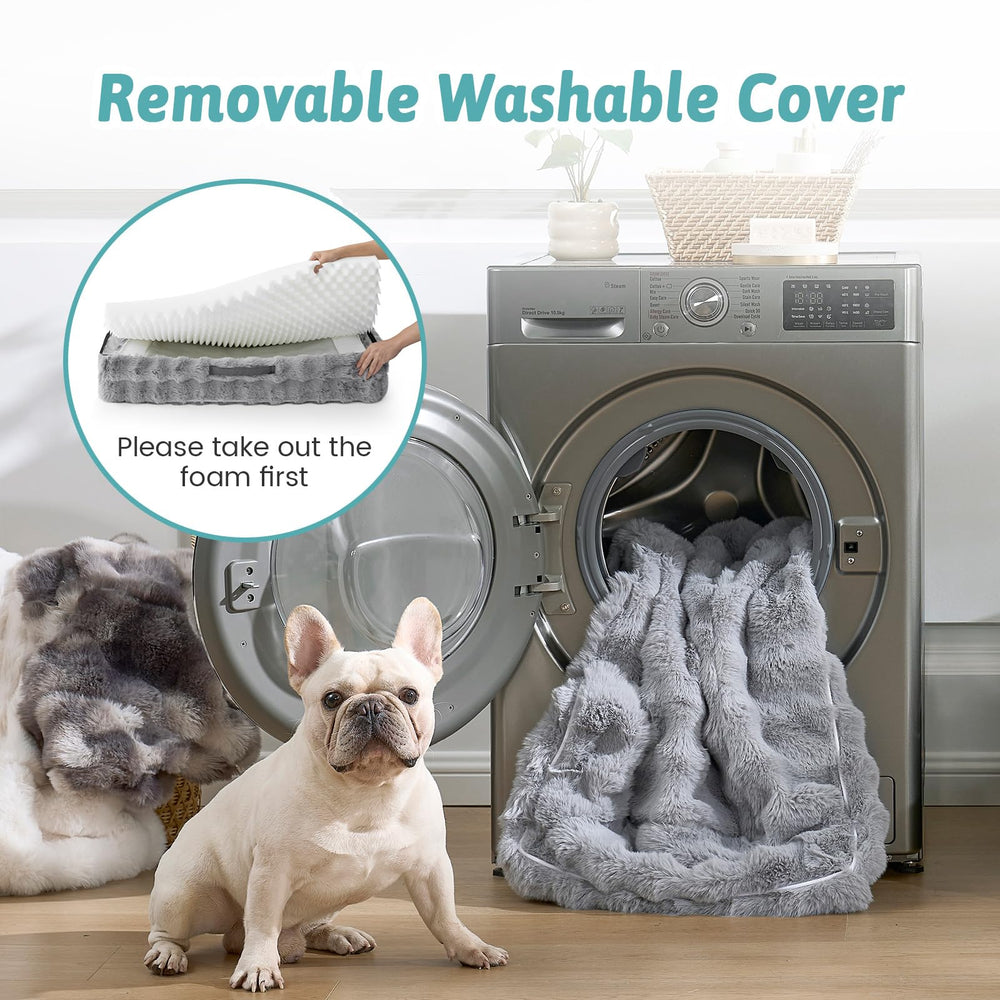 COZY KISS leakproof lining with non-slip bottom prevents spills and sliding.