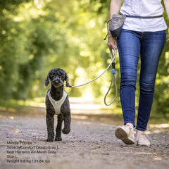 Curli Stretch Comfort Leash Black M waste bag dispenser detail for convenient walks.