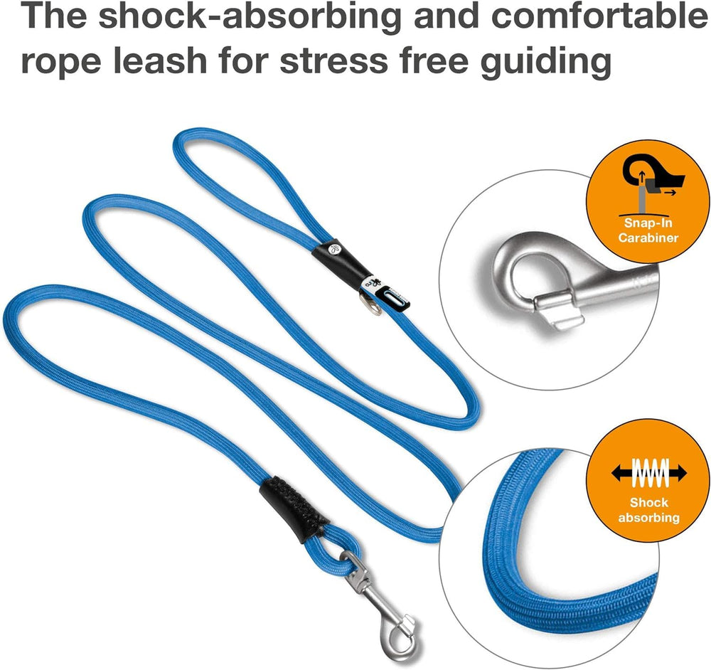 Curli Stretch Comfort Leash Blue M soft-nylon grip shows comfortable, secure handling.