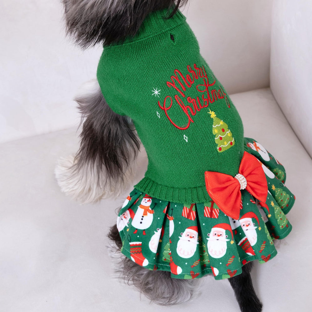 CuteBone Christmas green dog sweater leash hole enables easy leash attachment.