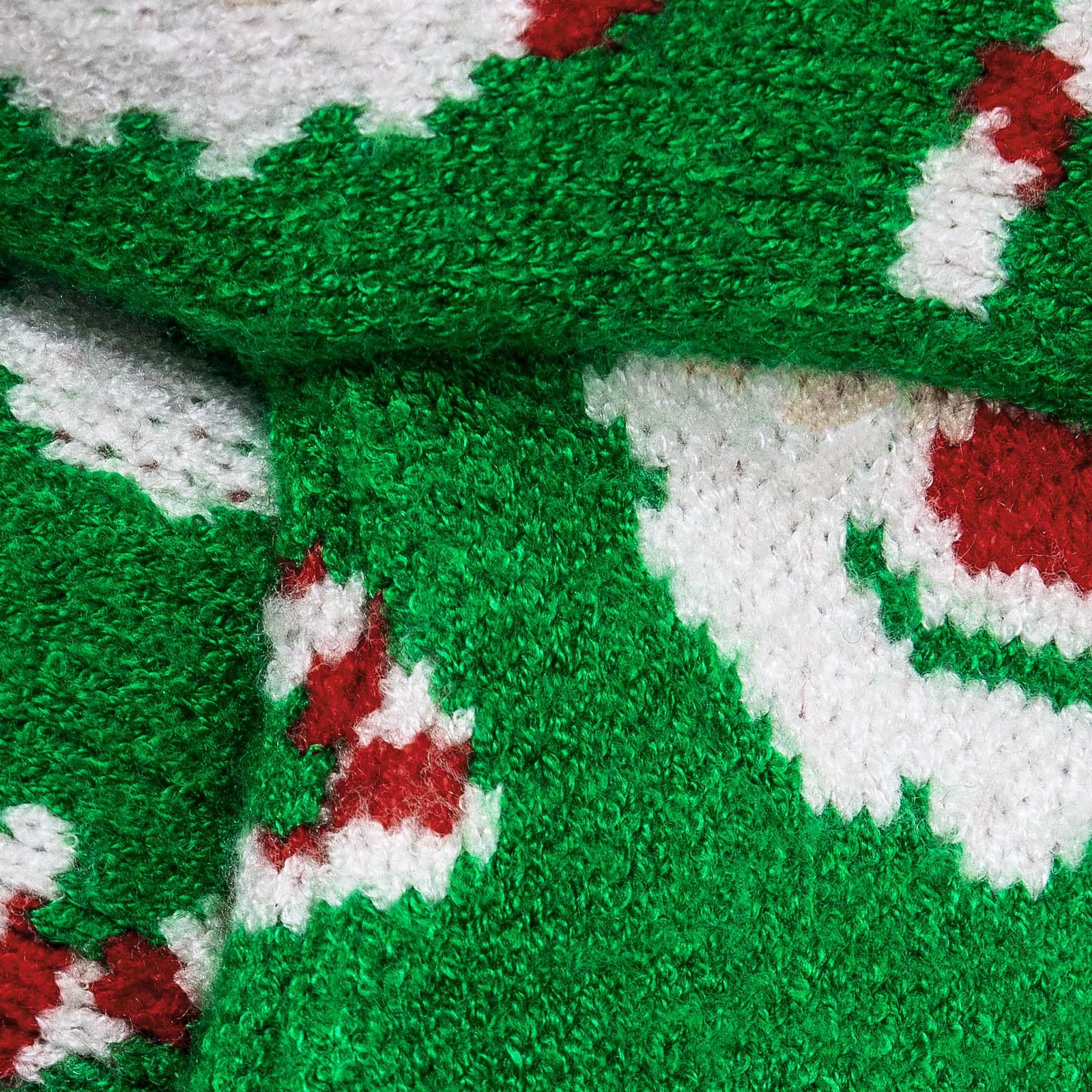 CuteBone machine-washable dog sweater preserves softness and color after washing.