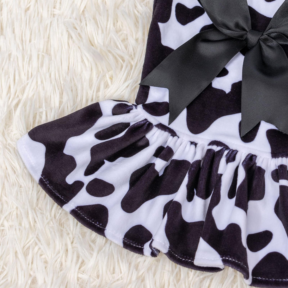 CuteBone velvet fabric detail showcasing soft material and movement-friendly velvet.