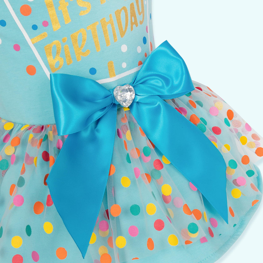 cyeollo glitter-print dress adds festive sparkle for memorable portraits.