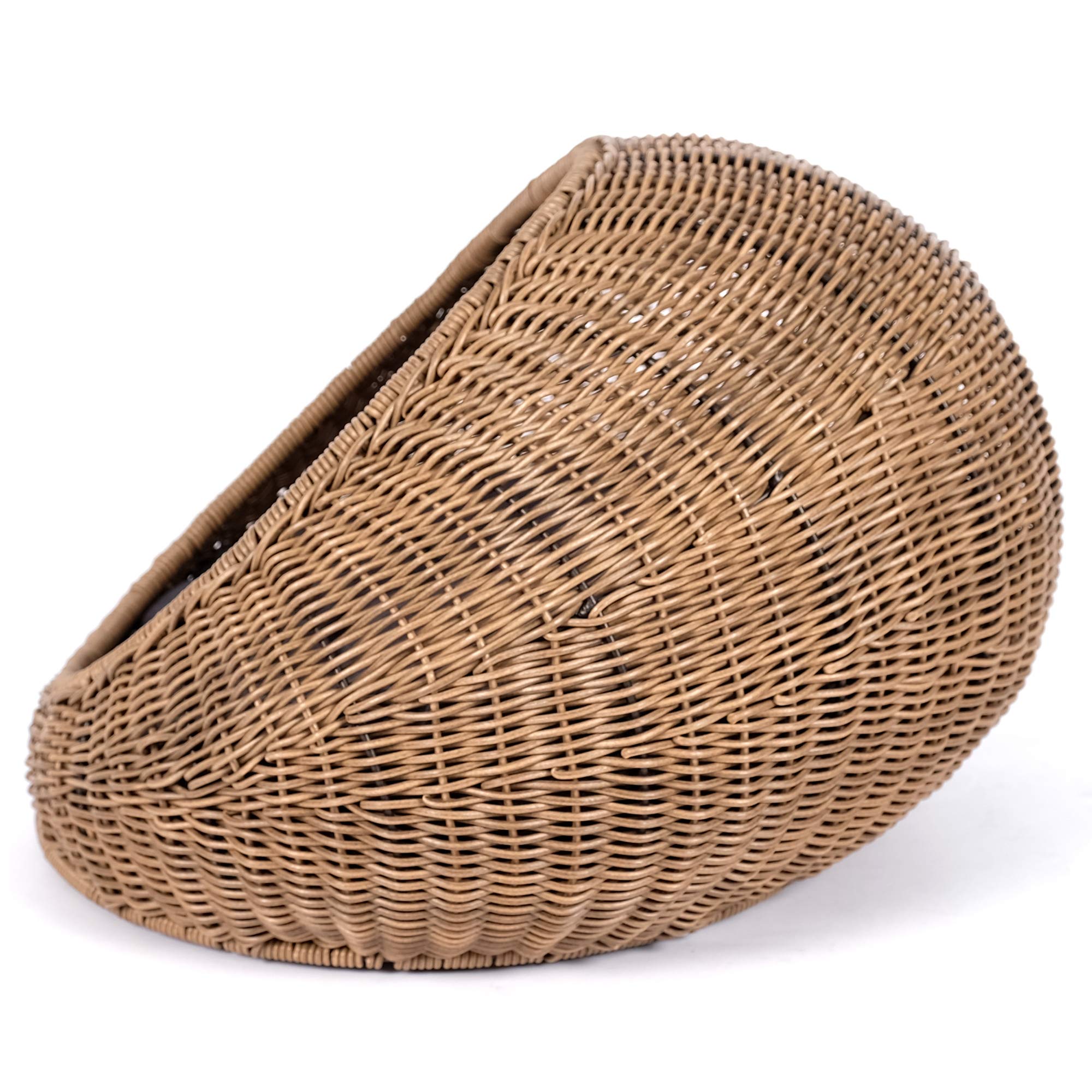 D+GARDEN wicker cat bed dome bed mat inside offers plush comfort.