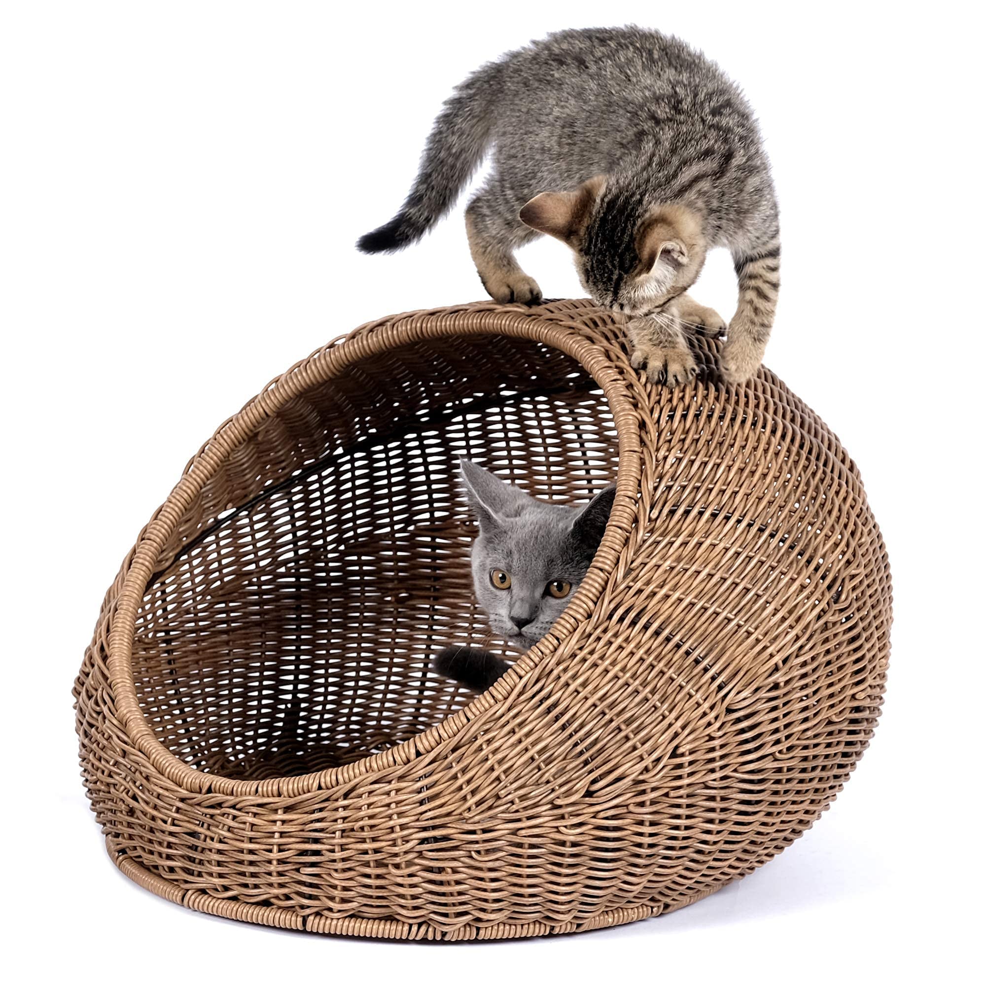 D+GARDEN wicker cat bed dome side view highlights durable faux rattan.