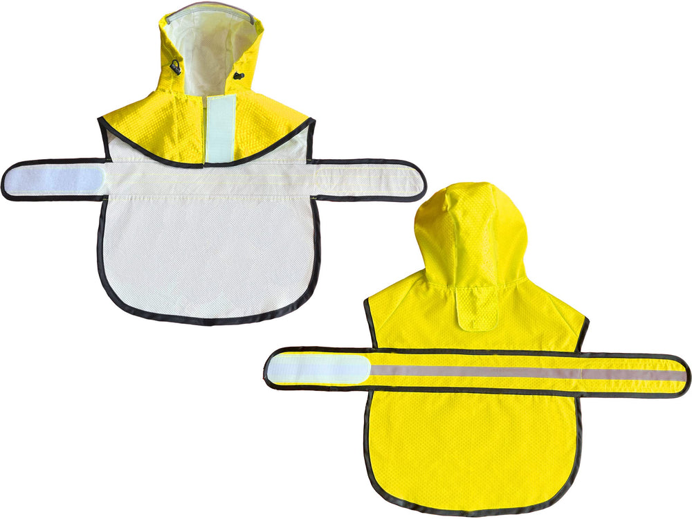 Dadanfly leash hole feature on yellow raincoat for easy leash attachment.