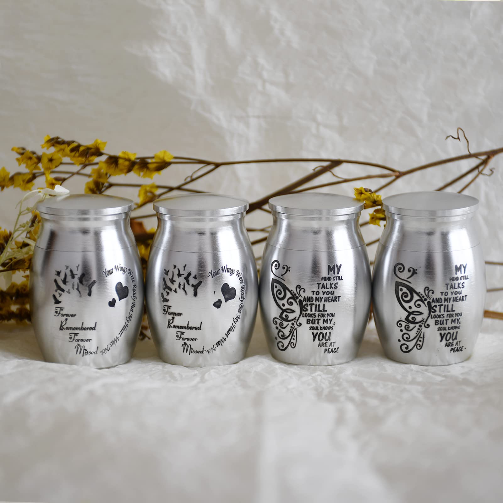 DAIFFUNE aluminium mini urn gift-ready packaging enhances remembrance presentation.