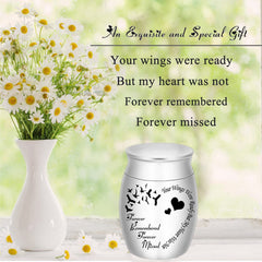 DAIFFUNE aluminium mini urn side profile highlights compact, pocket-ready memorial.