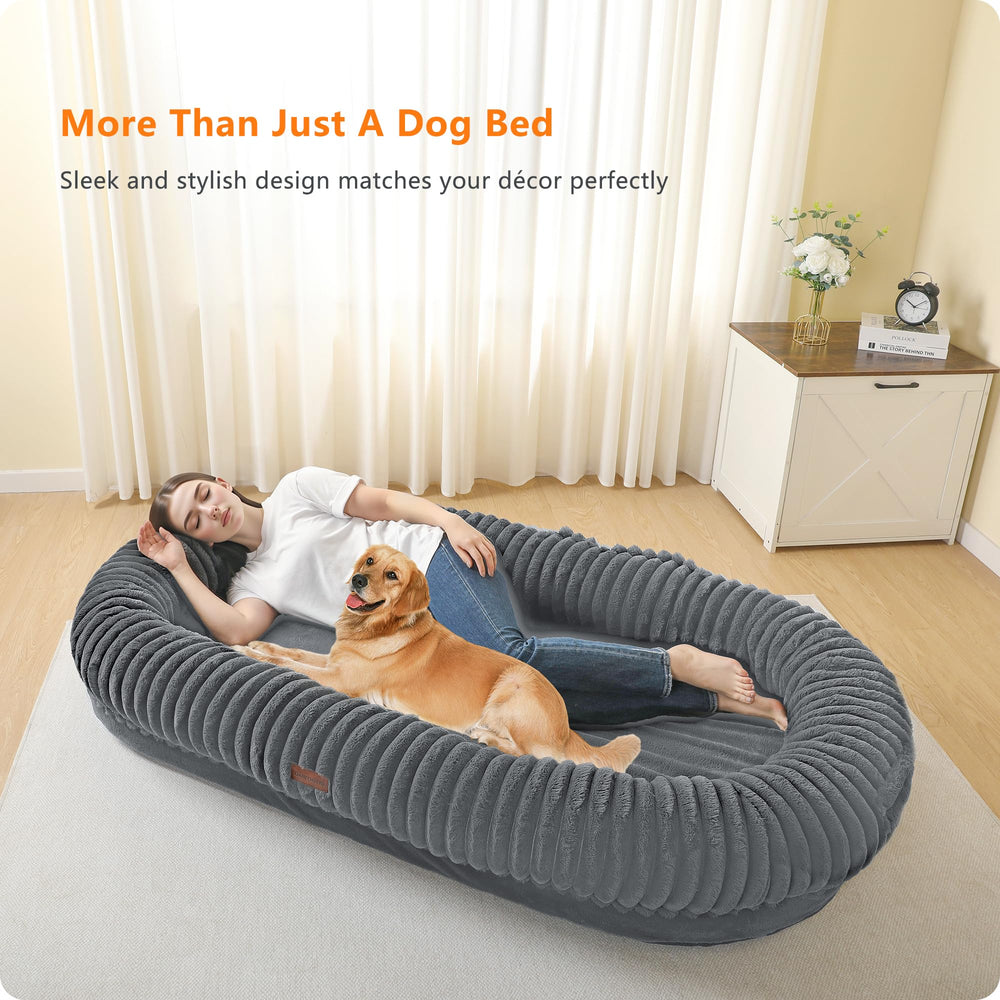 DANFOOZIO included blanket and strap add convenience