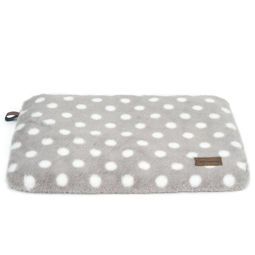 Deamoser self warming cat mat 24x17 cover provides cozy naps on plush faux fur.