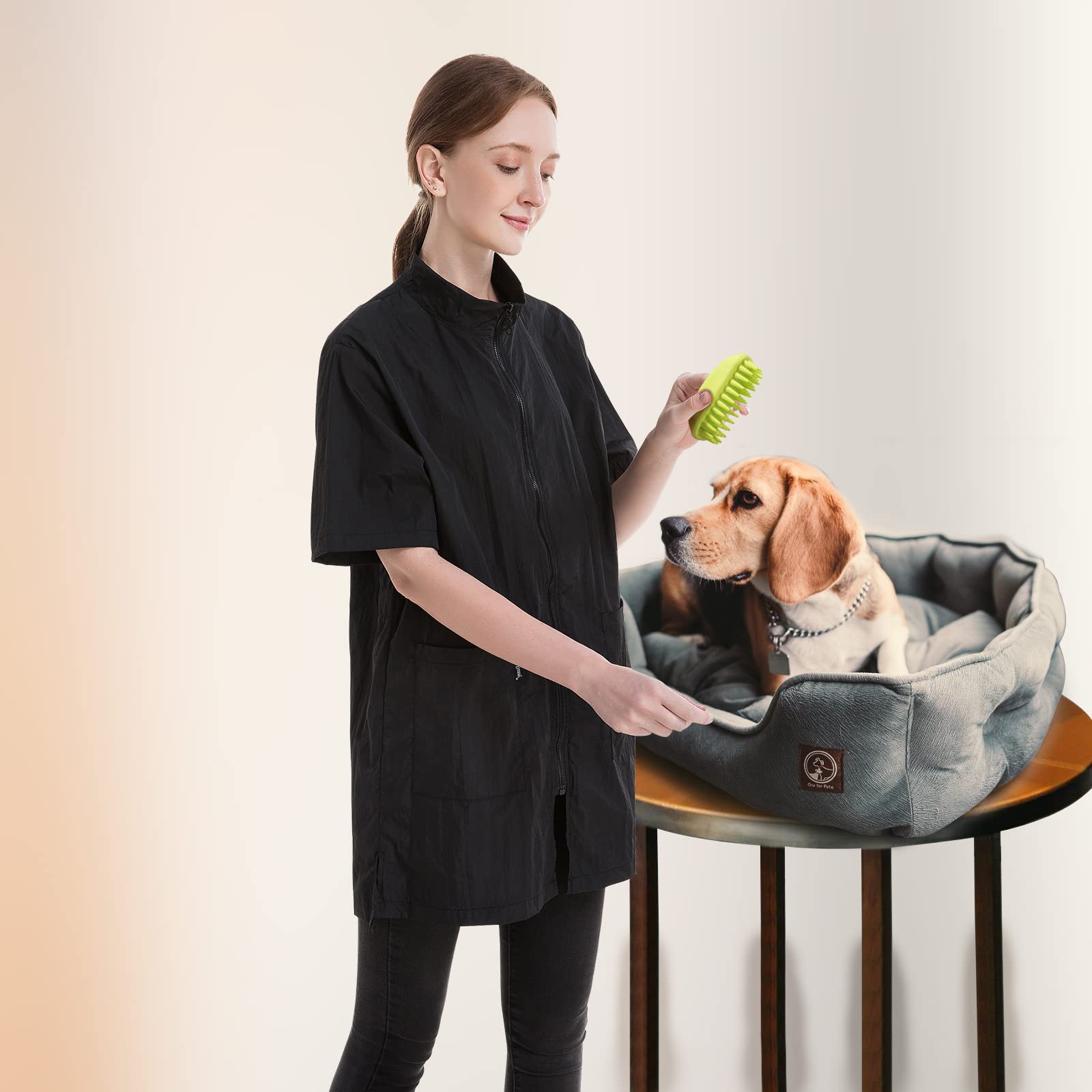 DHXYZZB grooming smock on waterproof nylon surface repels hair and liquids