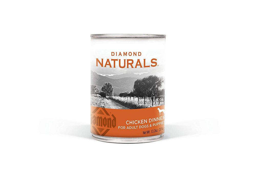 Diamond Naturals Chicken Dinner Can portrait with real chicken for lean muscles