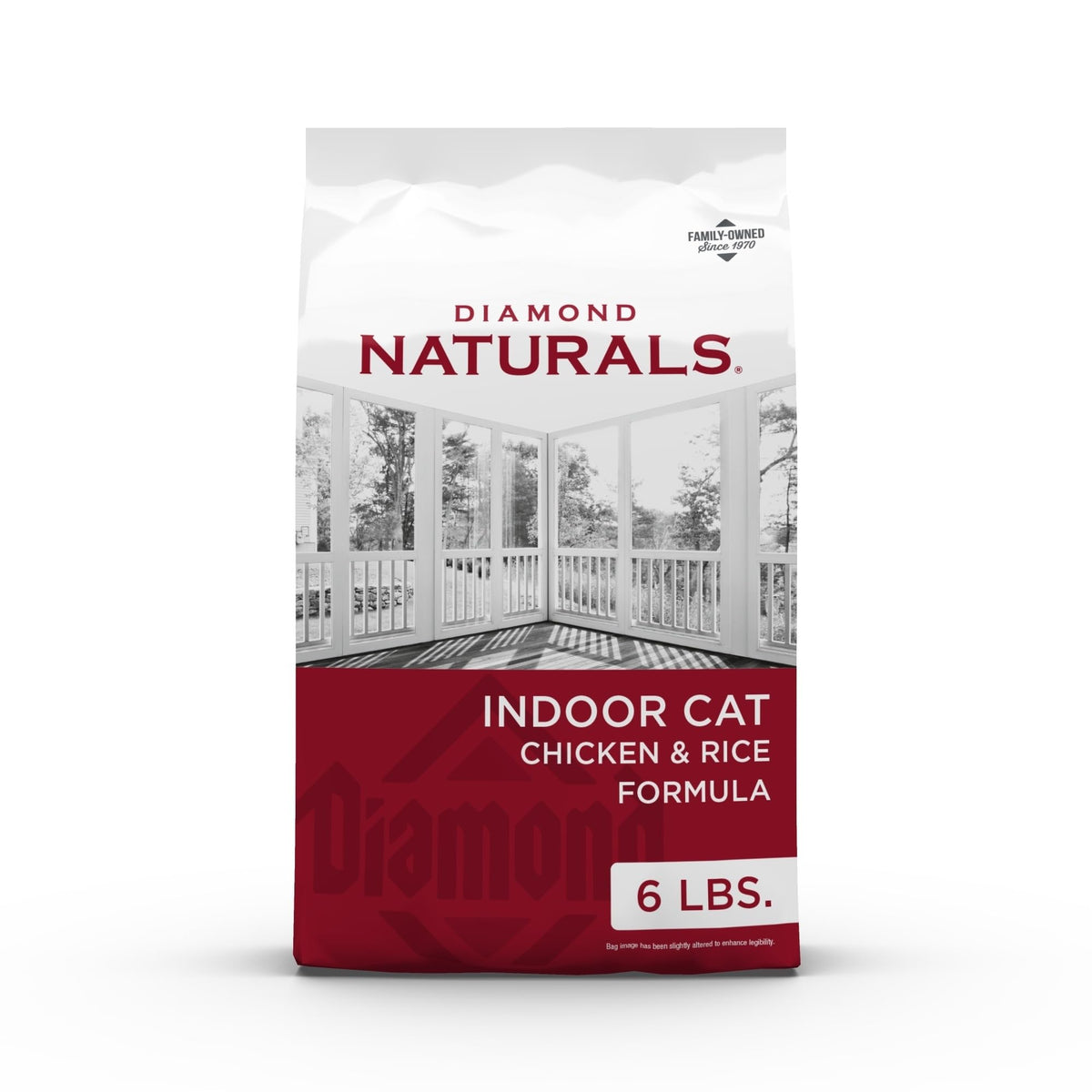 Diamond Naturals Indoor Cat Chicken Rice Formula bowl showcases balanced meals for energy and satisfaction.
