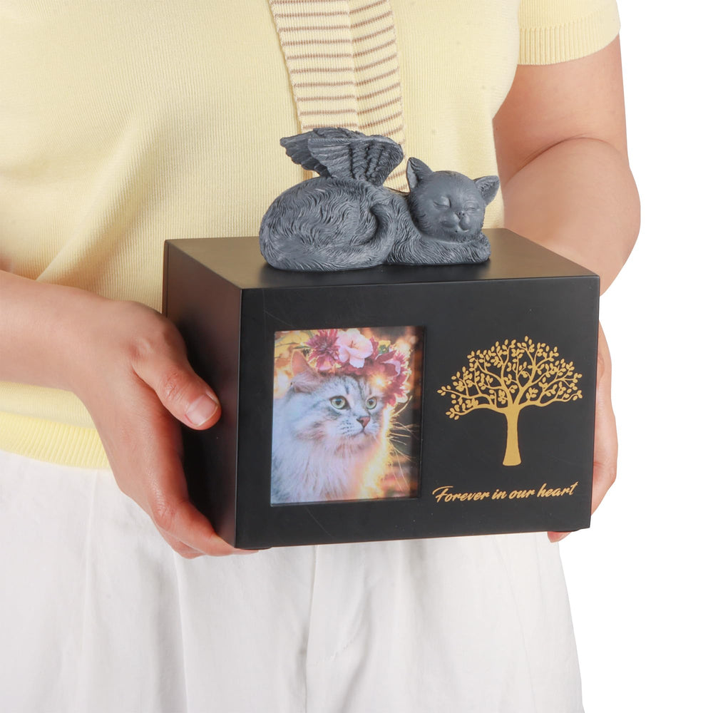 DiDiBirDi Cat Urn Memory Box Garden demonstrates versatile memorial display outdoors.