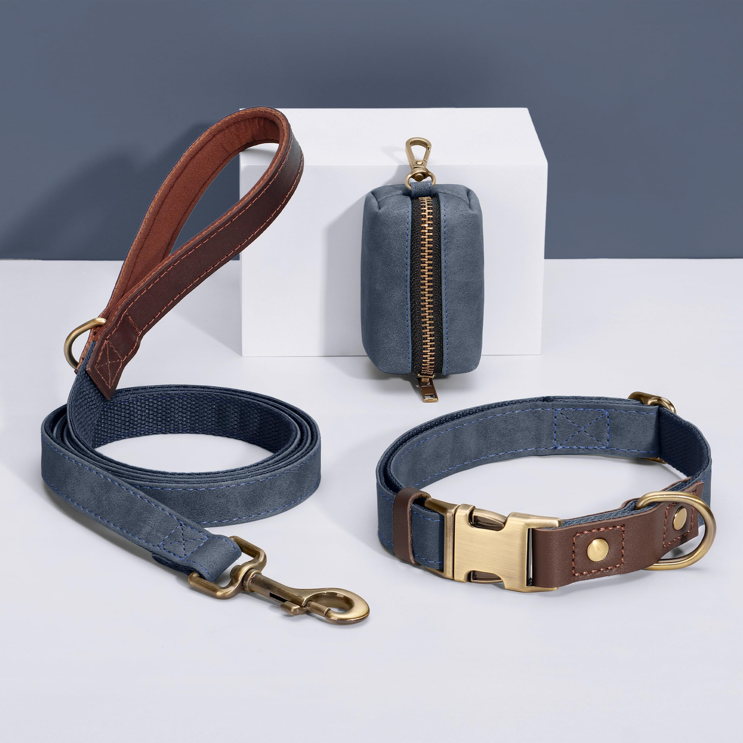 Didog blue D-ring attachment for secure leash connection during walks