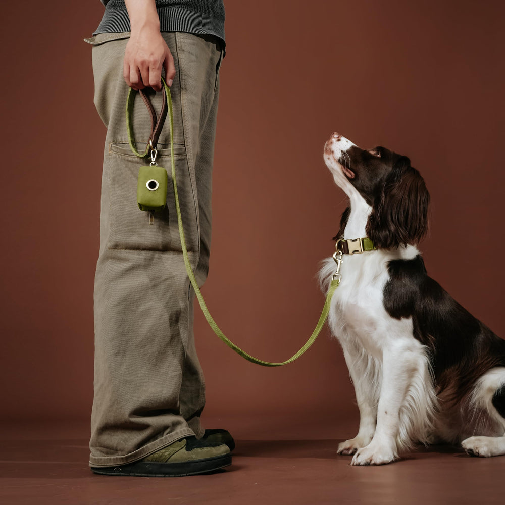 Didog olive-green nylon lining close-up demonstrates skin-friendly comfort