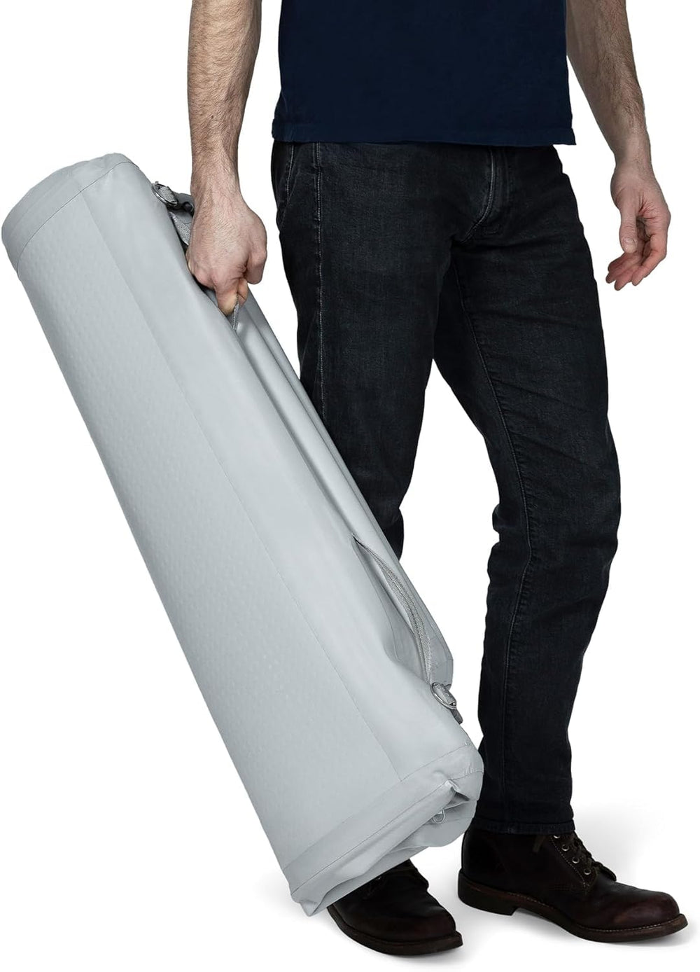 Diggs Enventur cushioned panel design offers cozy, easy-clean travel space.