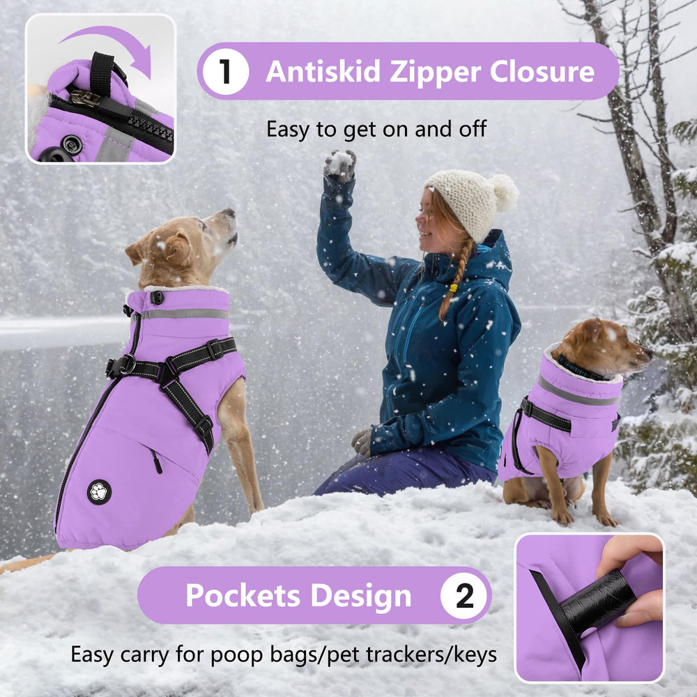 Dogcheer back pockets with zippers, hands-free storage for bags and keys.
