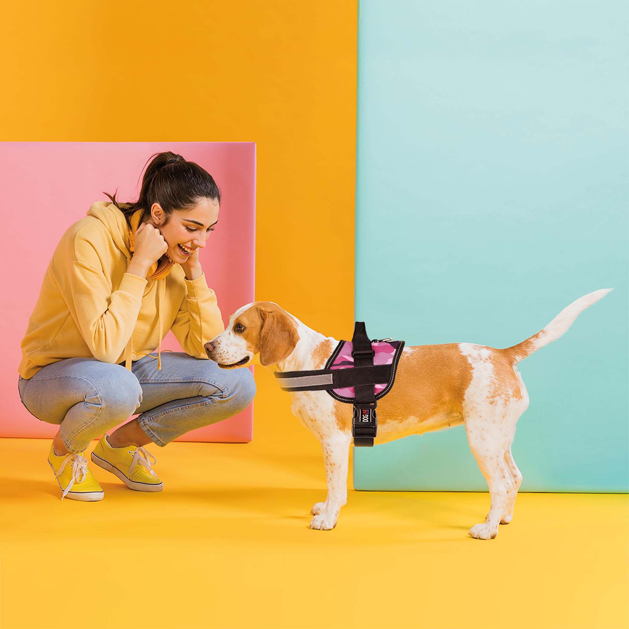 Dogline no-pull design promotes smoother, calmer strolls