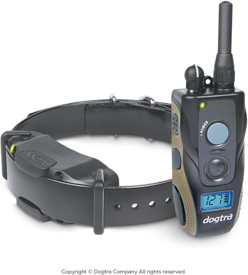 Dogtra 1900S bright LCD display makes status and levels quick to read.
