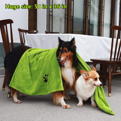 Dogvingpk green microfiber towel close-up highlighting softness and absorbency.
