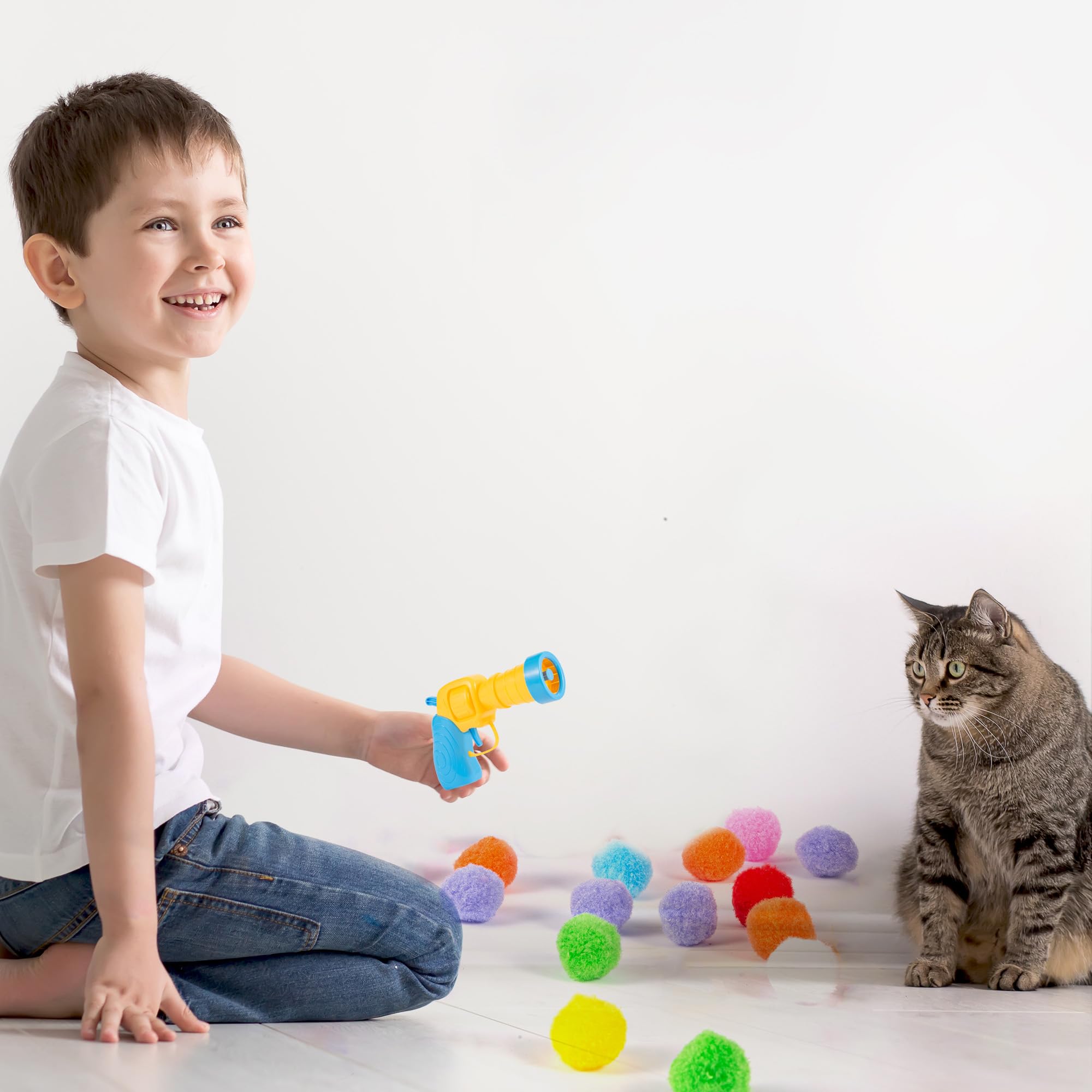 Dorhui indoor play setup ready for quick, mess-free cat sessions.