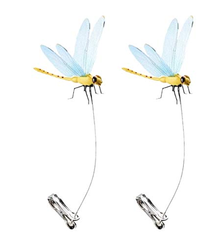 Dragonfly Wingman clip-on deterrent in action protecting horses from deerflies.
