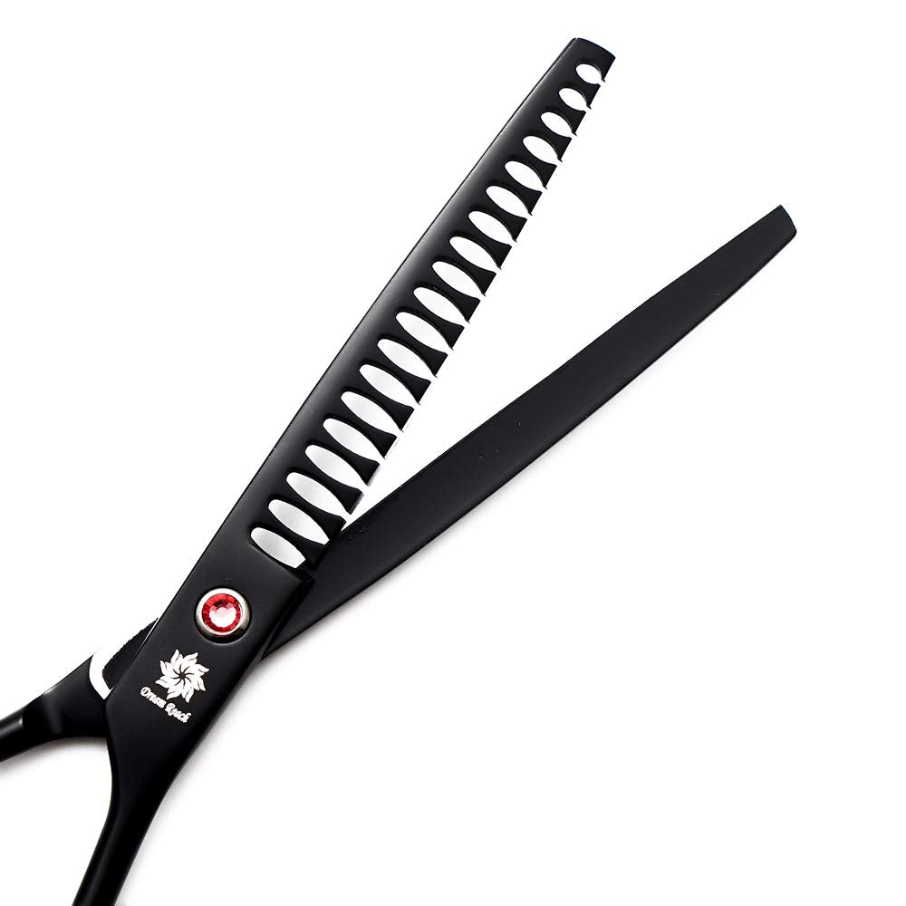 Dream Reach tarnish-resistant blades stay smooth for longer grooming sessions.