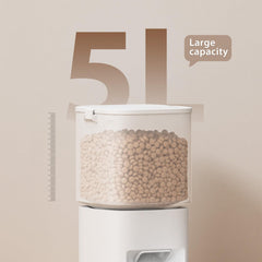 DUDUPET dual-power setup shows wall plug and battery operation for uninterrupted feeding.