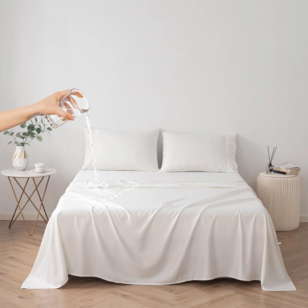DUJUIKE waterproof bed cover protects mattress from spills
