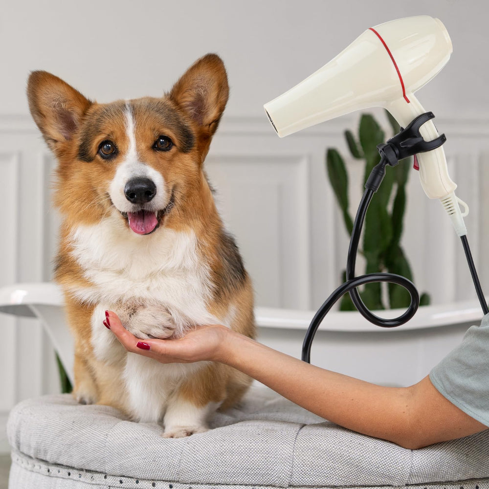 Dynwave 360-degree neck rotation delivers flexible angle during grooming sessions.