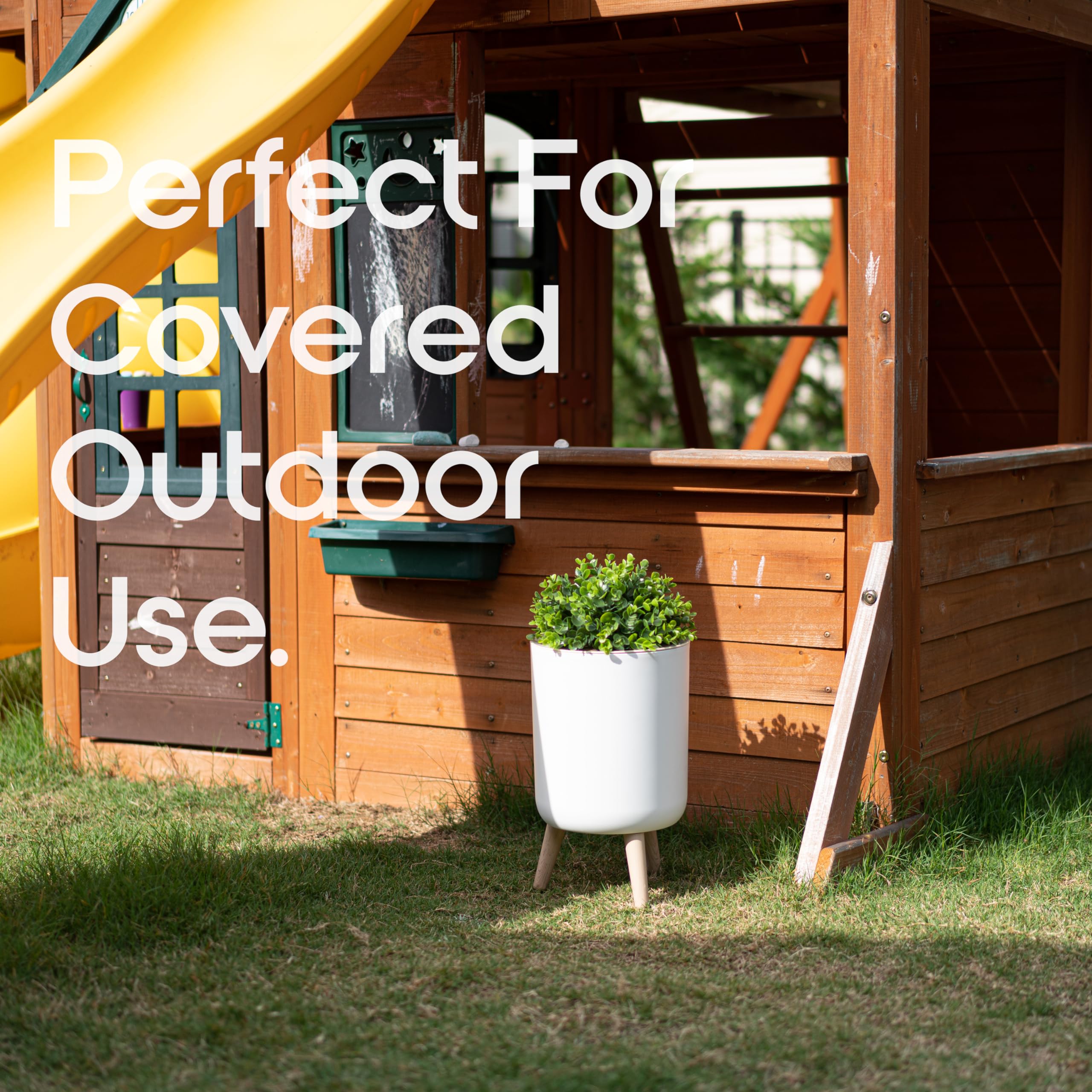 Earth & Mango weather-resistant plastic trash can endures outdoors with easy cleaning.