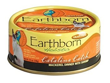 Earthborn Holistic Monterey Medley shrimp-mackerel serving showcases seafood mix in tender bites.
