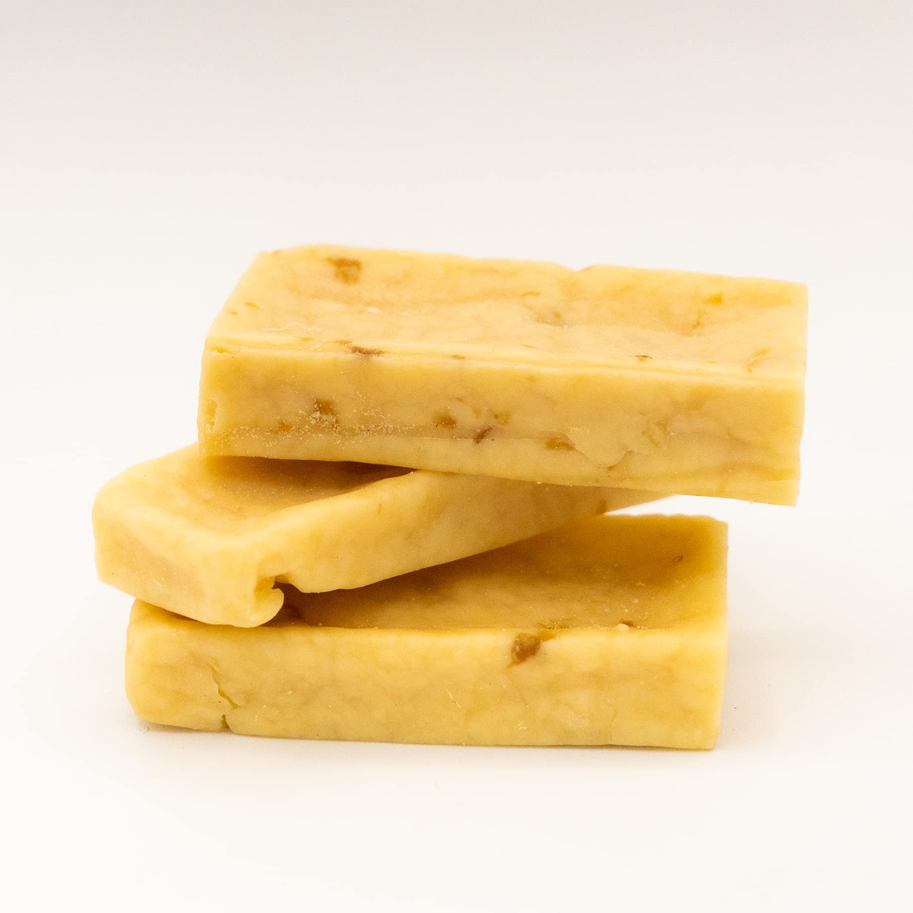 EcoKind Premium Gold Yak Chews chicken flavor closeup highlights protein-rich option.