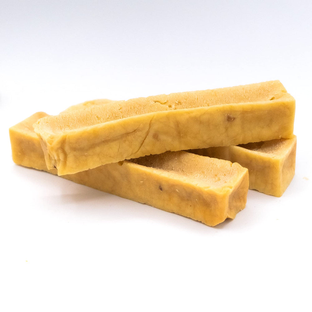 EcoKind Premium Gold Yak Chews origin from Nepal emphasizes natural heritage.