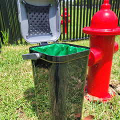 EcoLeo bags on roll enable quick, tidy dispensing.