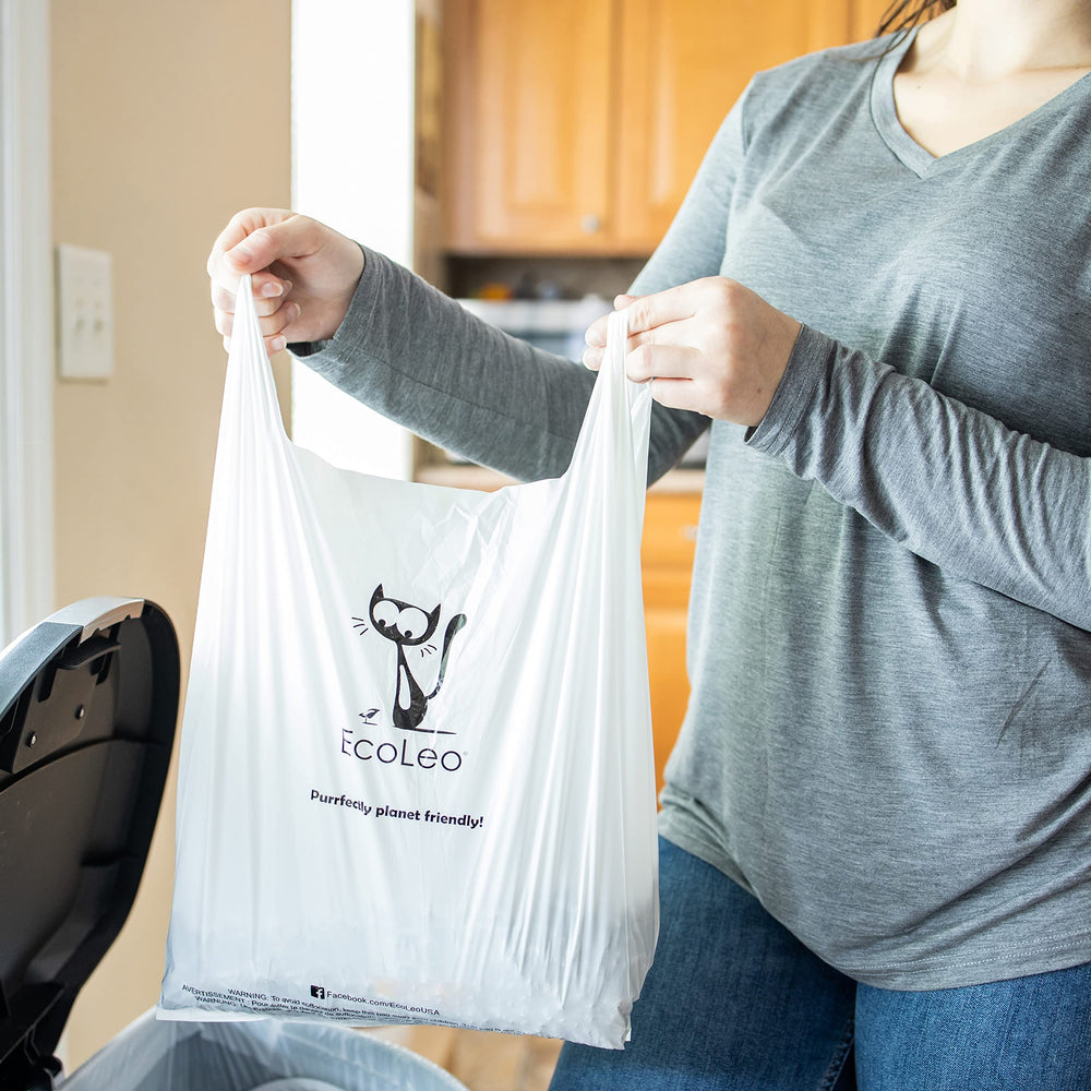EcoLeo bags fit jumbo litter scoops without tearing.