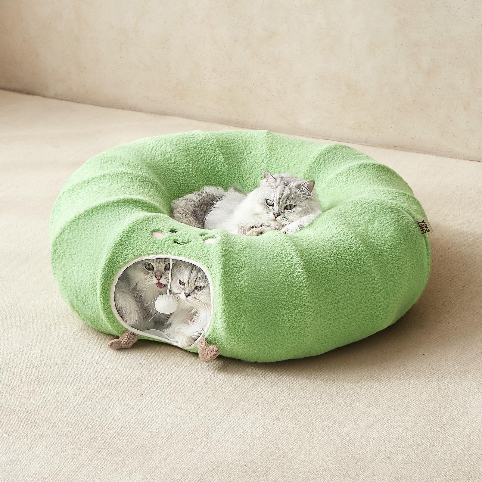 EHEYCIGA cat tunnel bed vacuum-packing before fluffing and use.