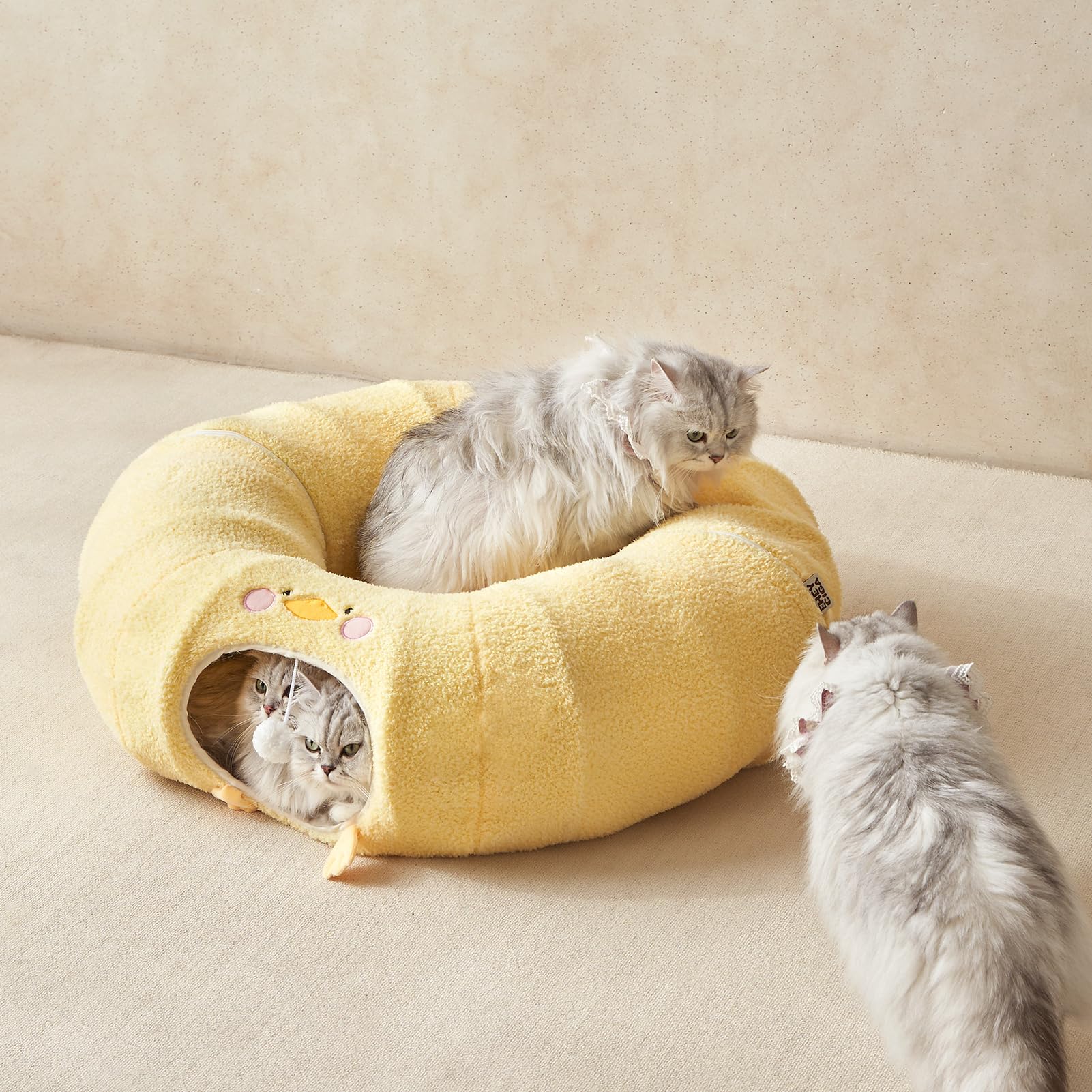 EHEYCIGA cat tunnel cushion fluff back after opening for easy use.