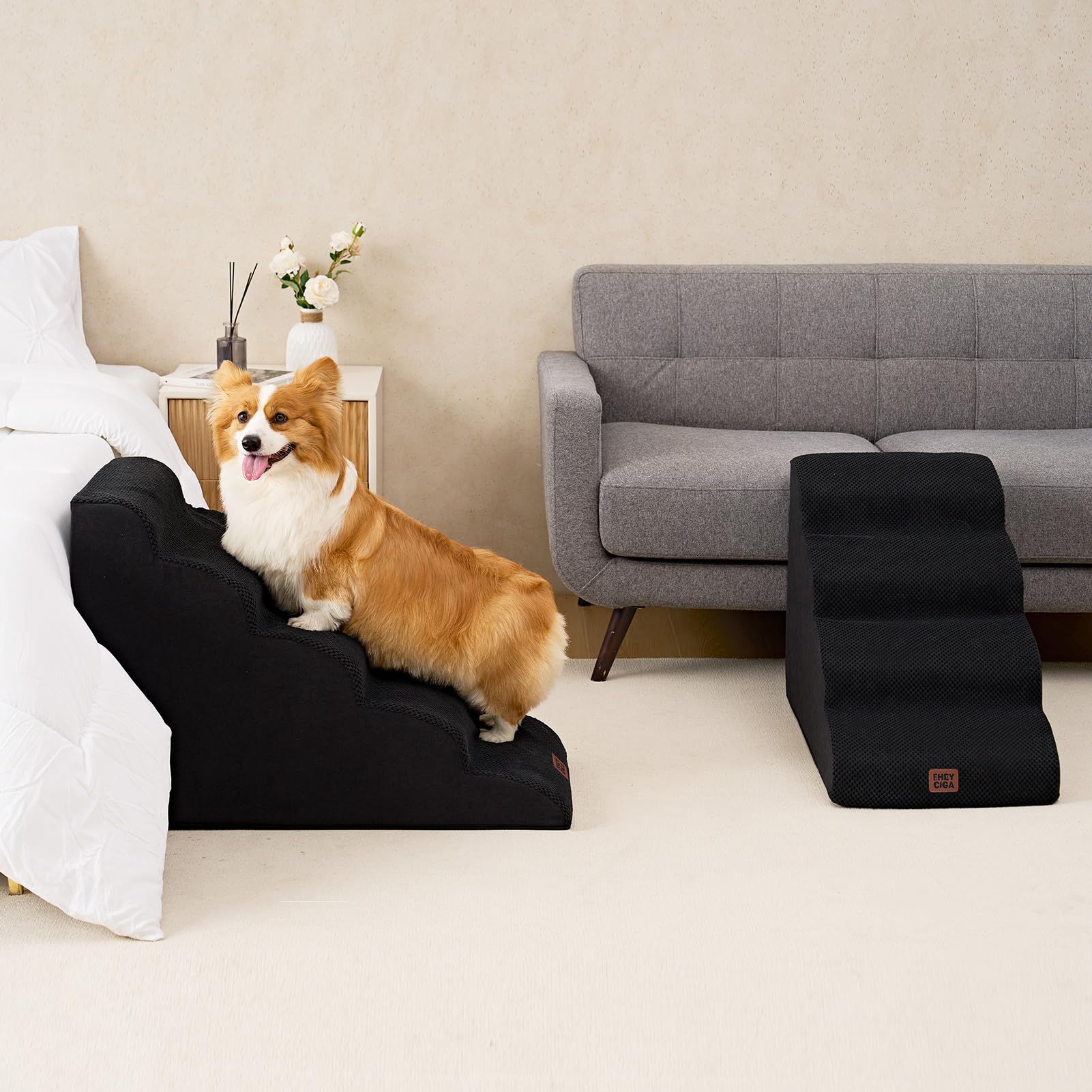 EHEYCIGA curved dog stairs cleaning-facility image shows washable cover for quick refresh.