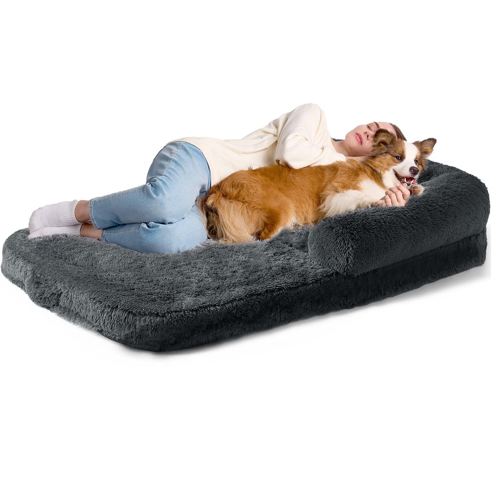 EHEYCIGA foldable-xxl-dog-bed-waterproof-liner keeps interior dry.