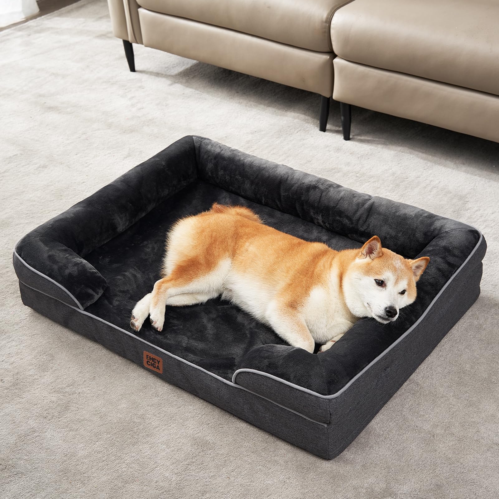 EHEYCIGA extra-large bed offers generous room for large breeds.