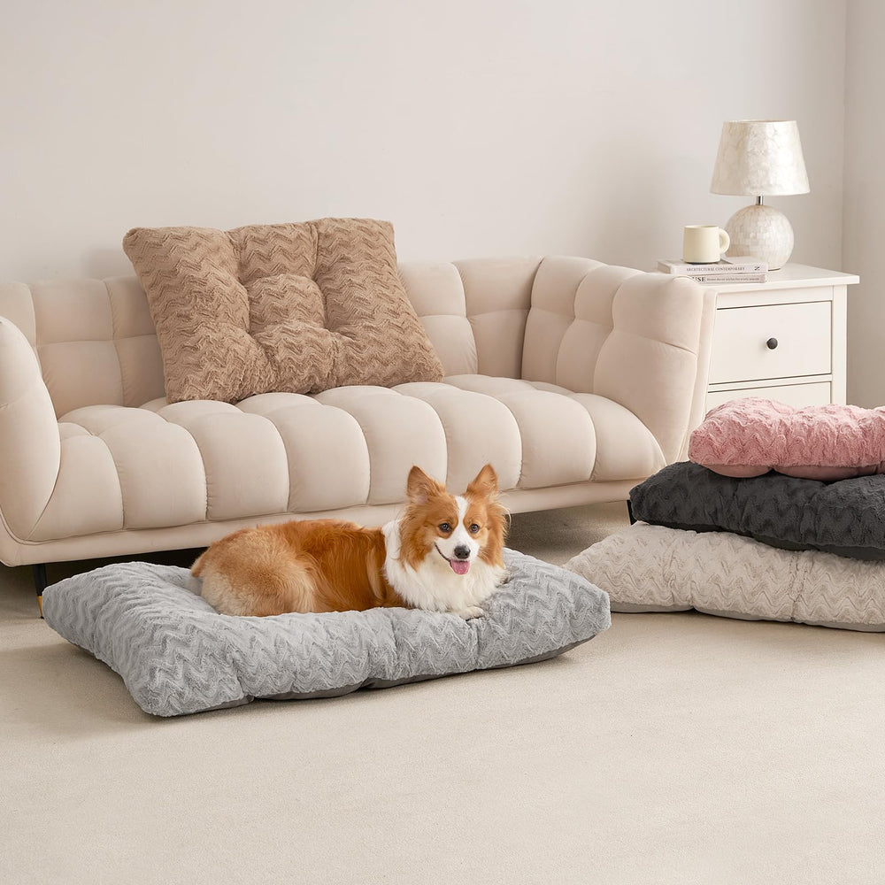 EHEYCIGA washable dog crate bed ideal for indoor-outdoor use with portability.
